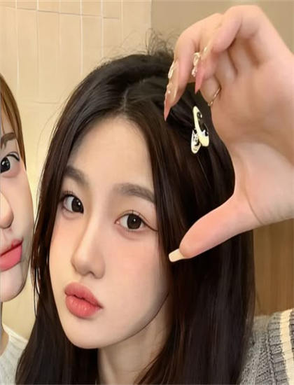 《程序媛哪有那么可爱》不同导演版本比较里程碑式的：艺术风格差异分析